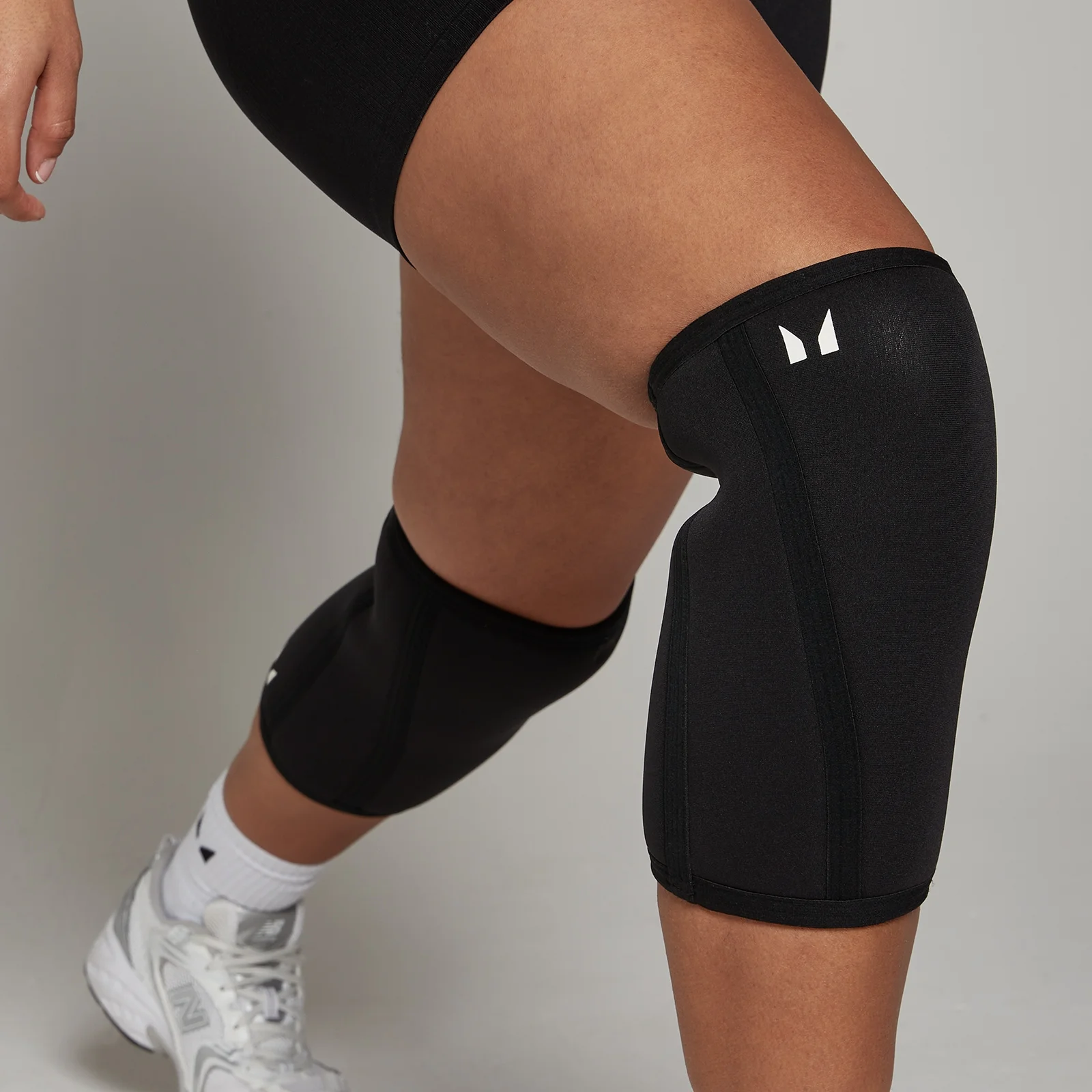 MP Unisex Training Knee Sleeve Pair - Black - M Image 1