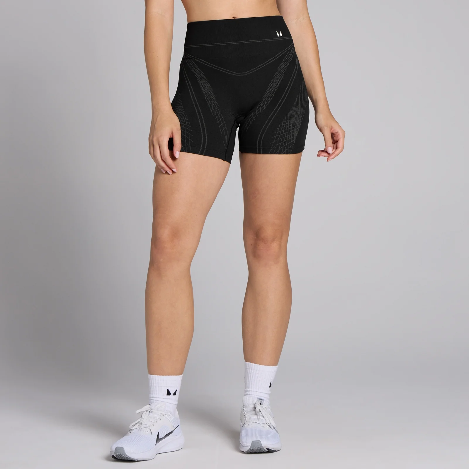 MP Women's Tempo Seamless Linear Shorts - Black - L Image 1