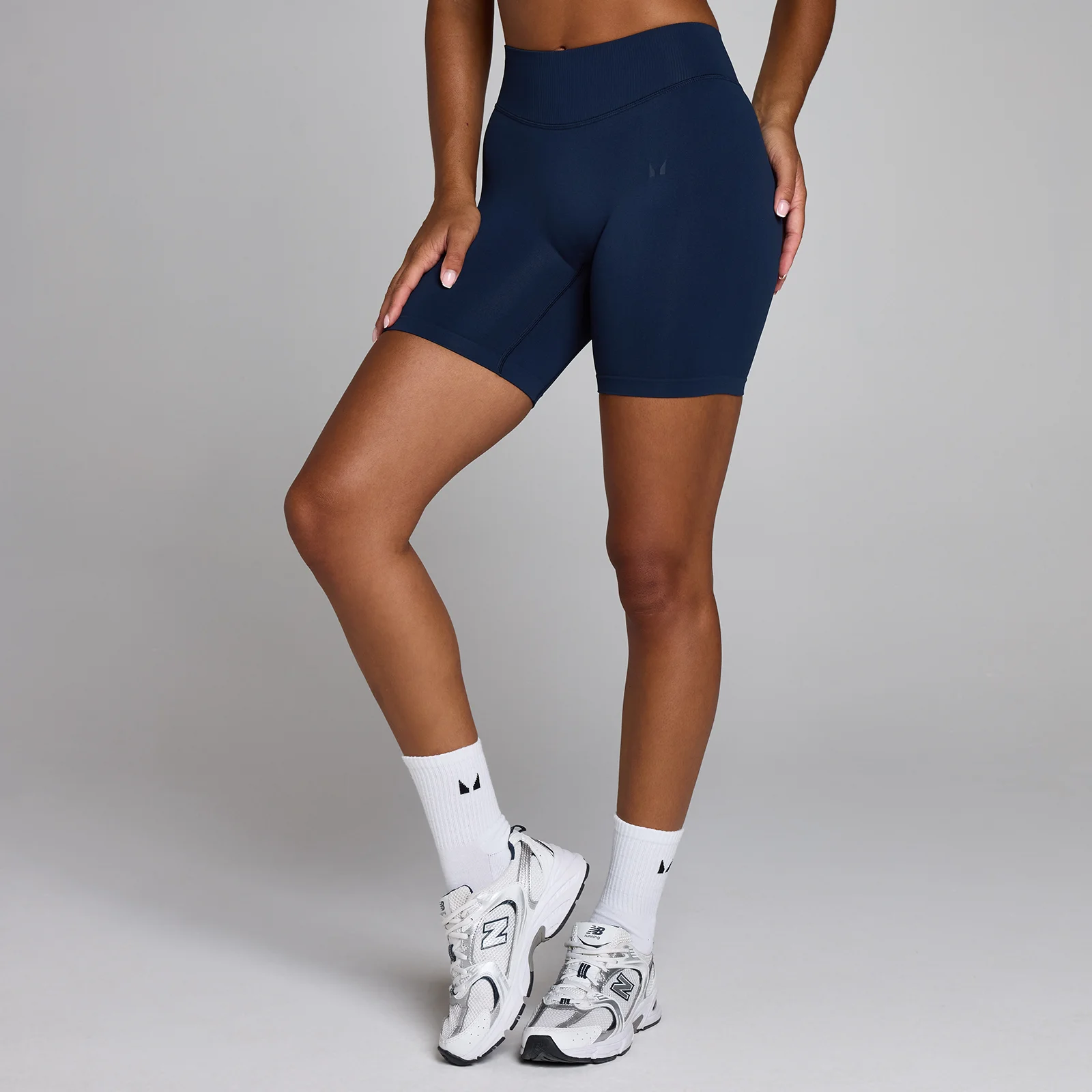 MP Women's Hybrid Seamless Short - Midnight - XS Image 1